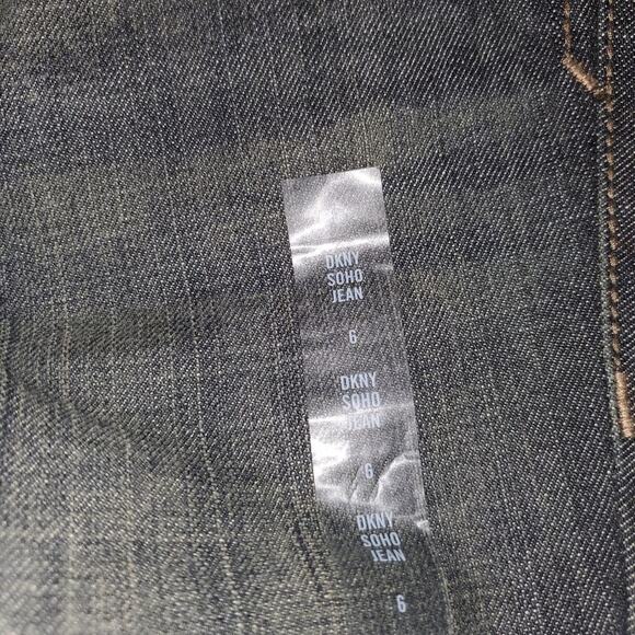 Dkny size 6 womens soho jeans slightly distressed - Picture 3 of 13